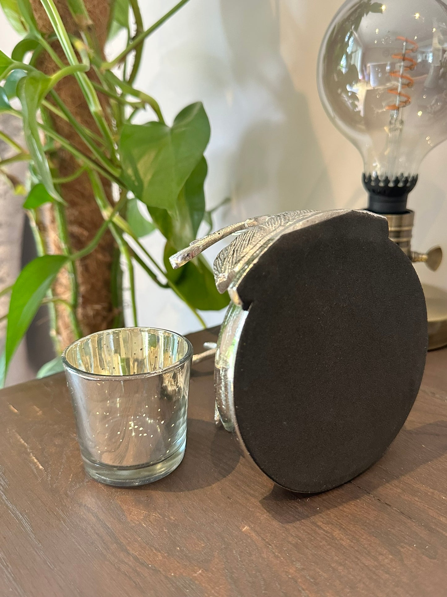 Two-deer antler candle holder – modern rustic decor piece and unique gift for nature lovers.