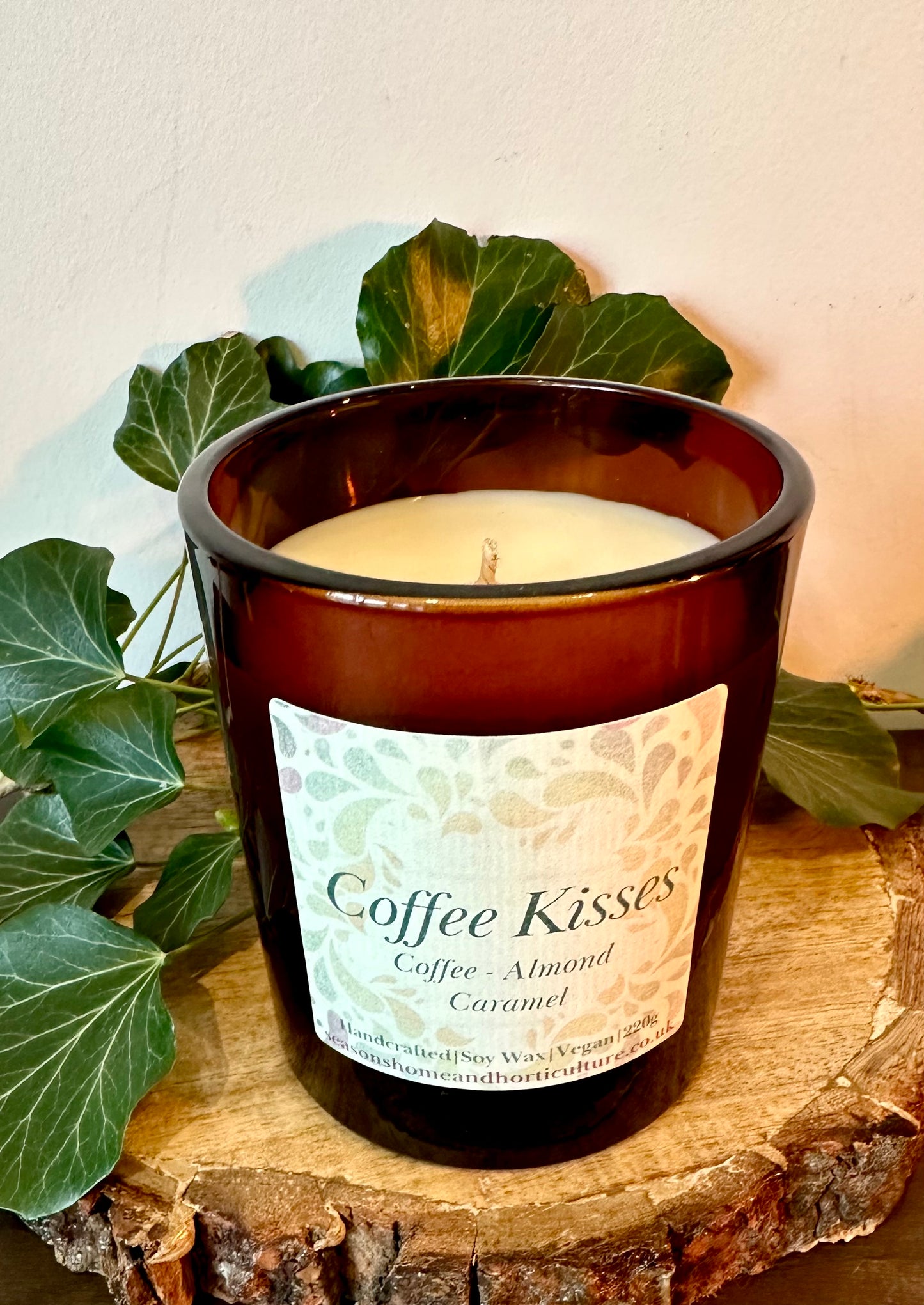 Coffee Kisses soy wax candle in glass jar with coffee, almond and caramel scent handmade vegan cruelty free cosy home fragrance gift
