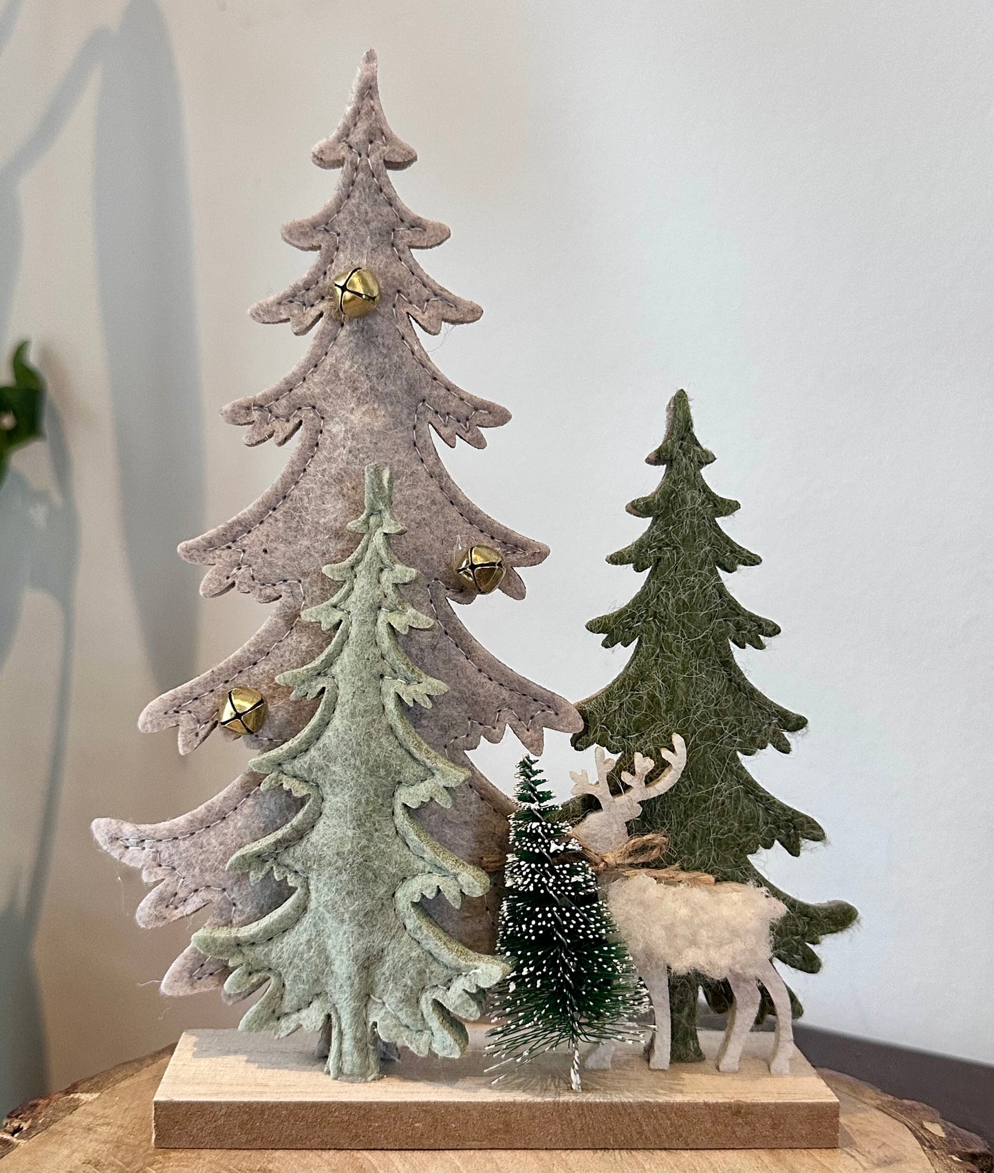 Adorable Felt Winter Scene Decoration