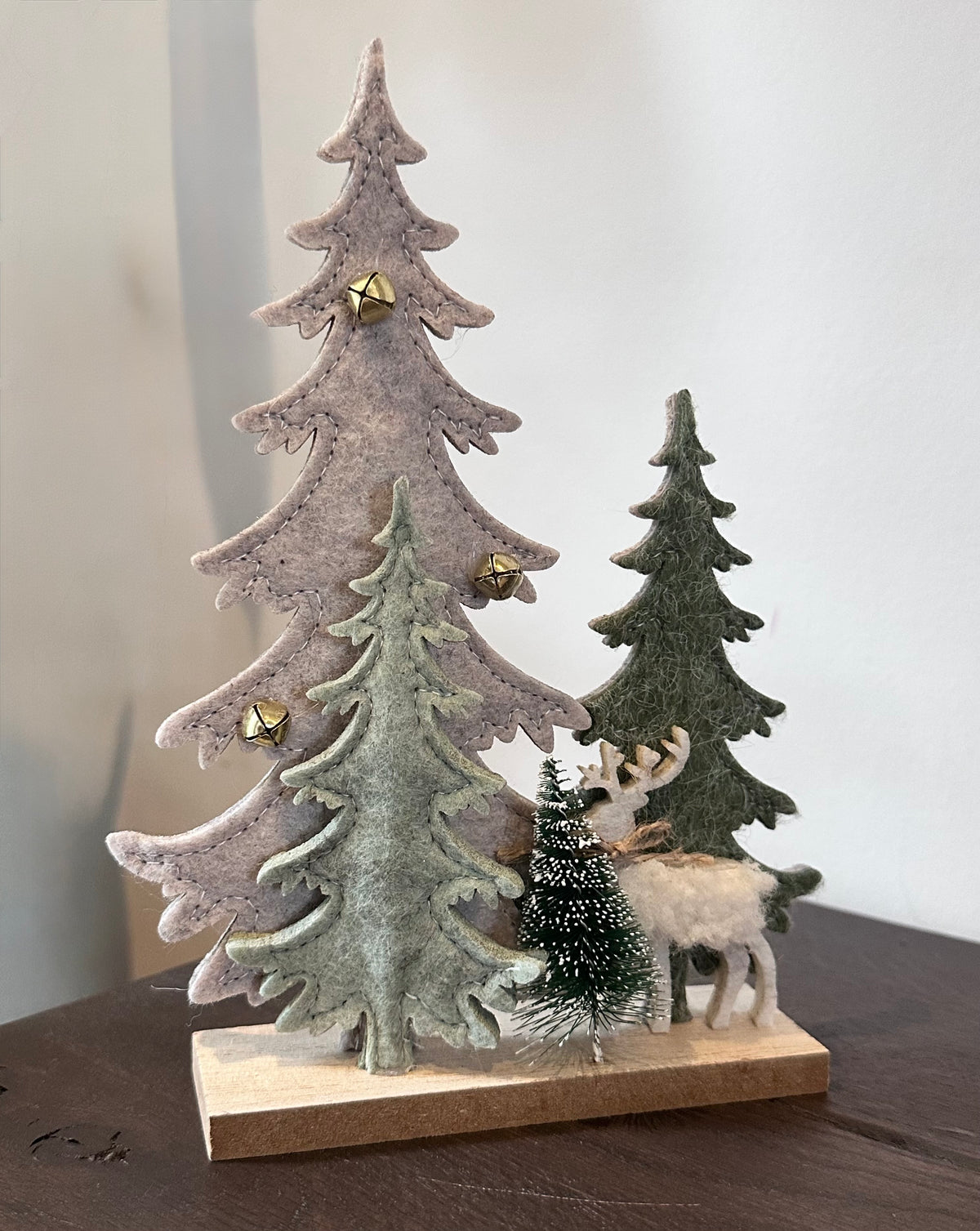 Adorable Felt Winter Scene Decoration