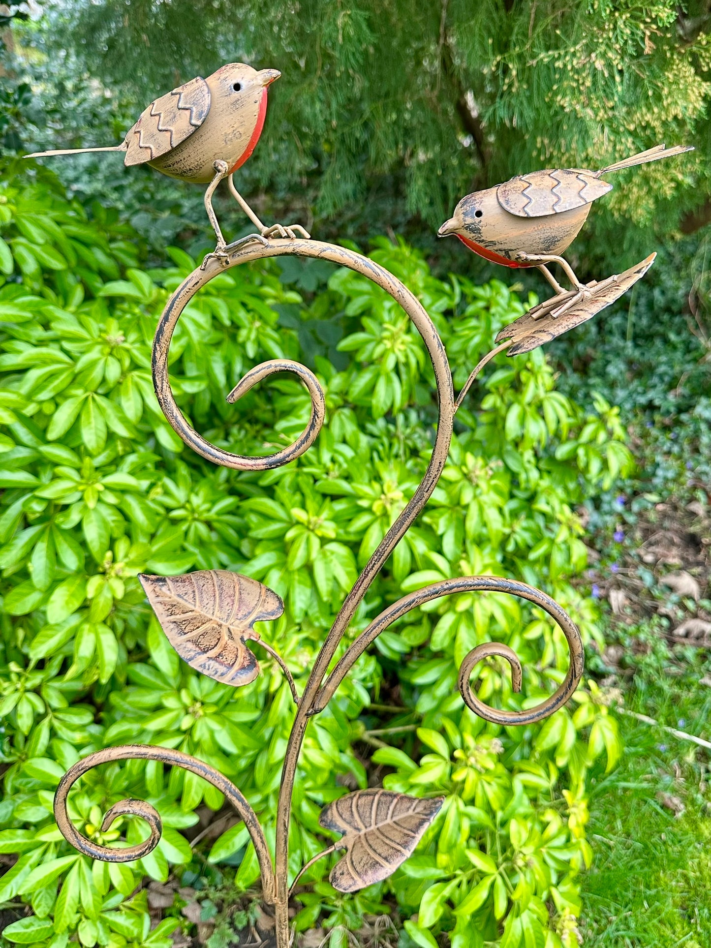Double Robin Swirl Style Garden Stake