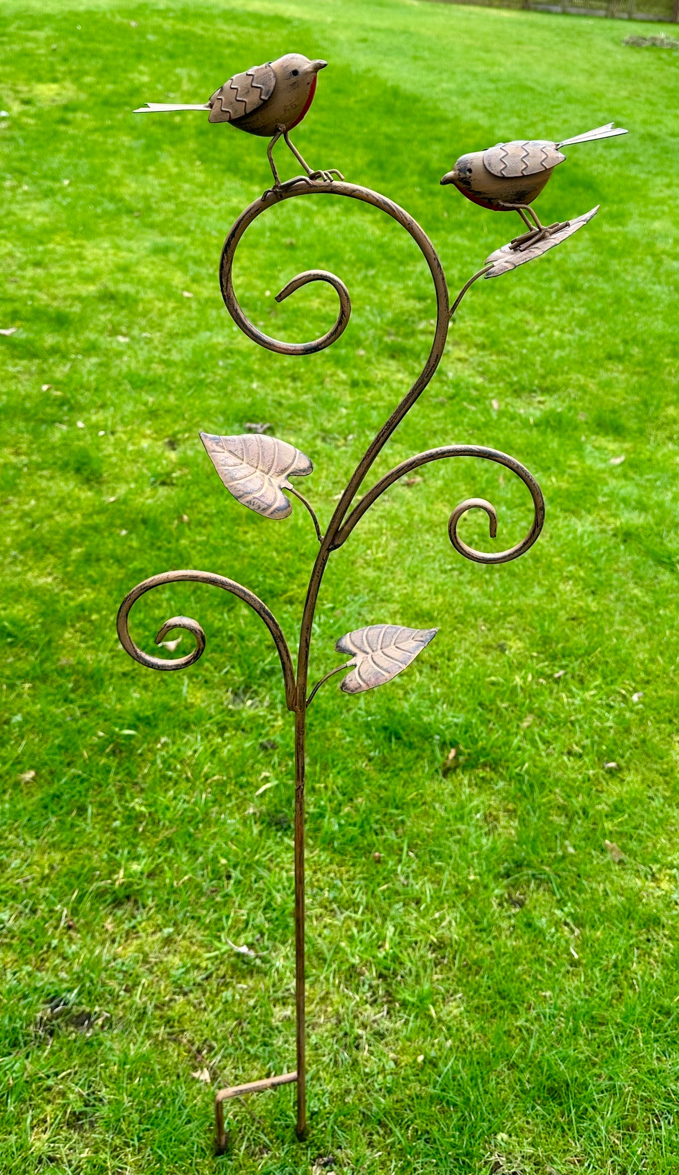 Double Robin Swirl Style Garden Stake