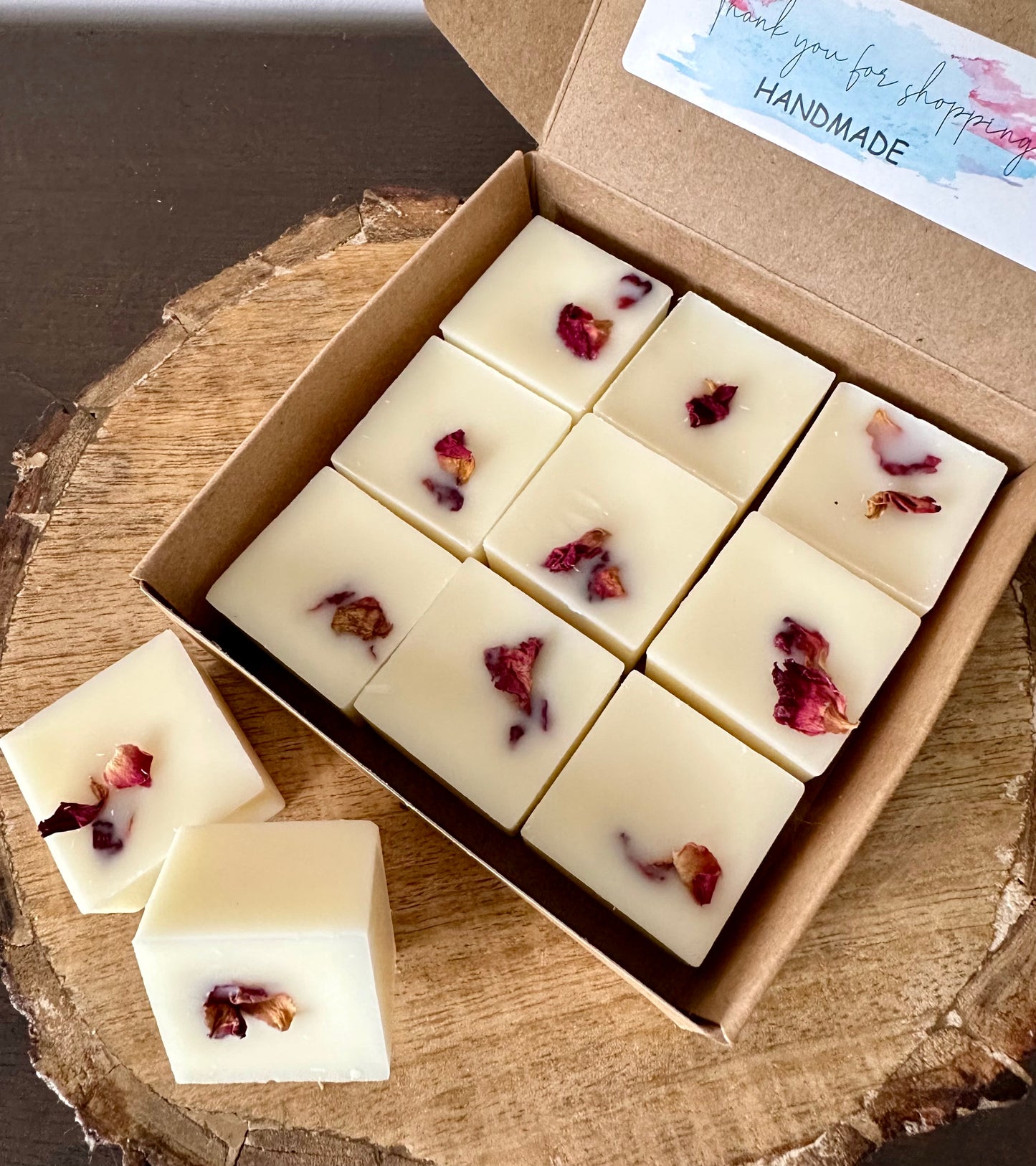 English Blossom 100% soy wax melts with peony, jasmine and amber floral scent handmade vegan cruelty free home fragrance gift