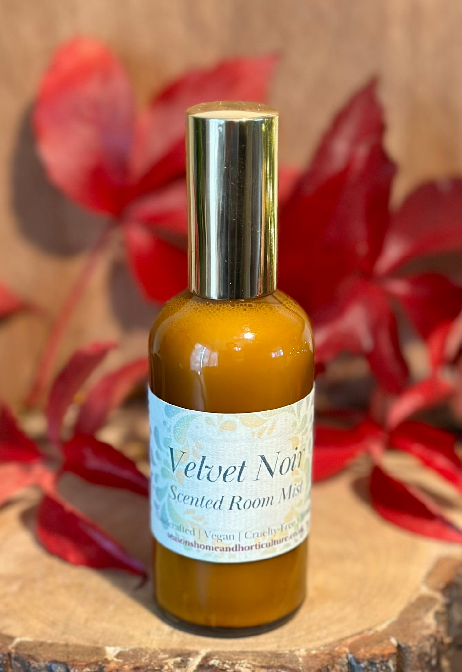 Handcrafted Velvet Noir vegan room mist, paraben-free tonka and vetiver aroma with bergamot, elegant home fragrance gift.