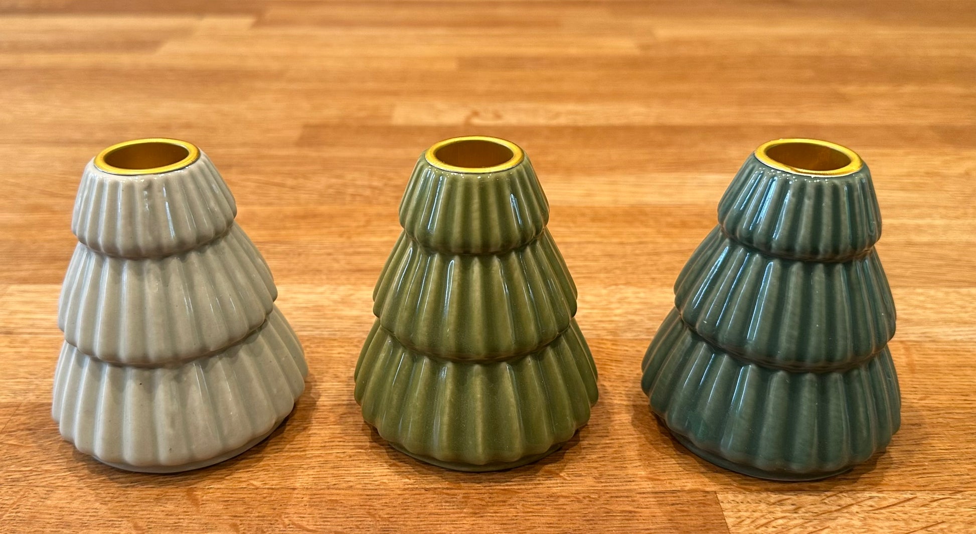 Porcelain Christmas tree candle holder in elegant white and green ceramic, modern minimalist home décor piece for festive tables and a stylish decoration for pillar candles